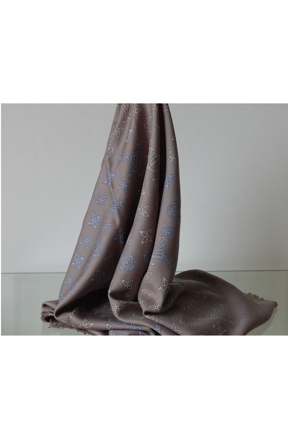 Louis Vuitton Scarf Monogram pattern