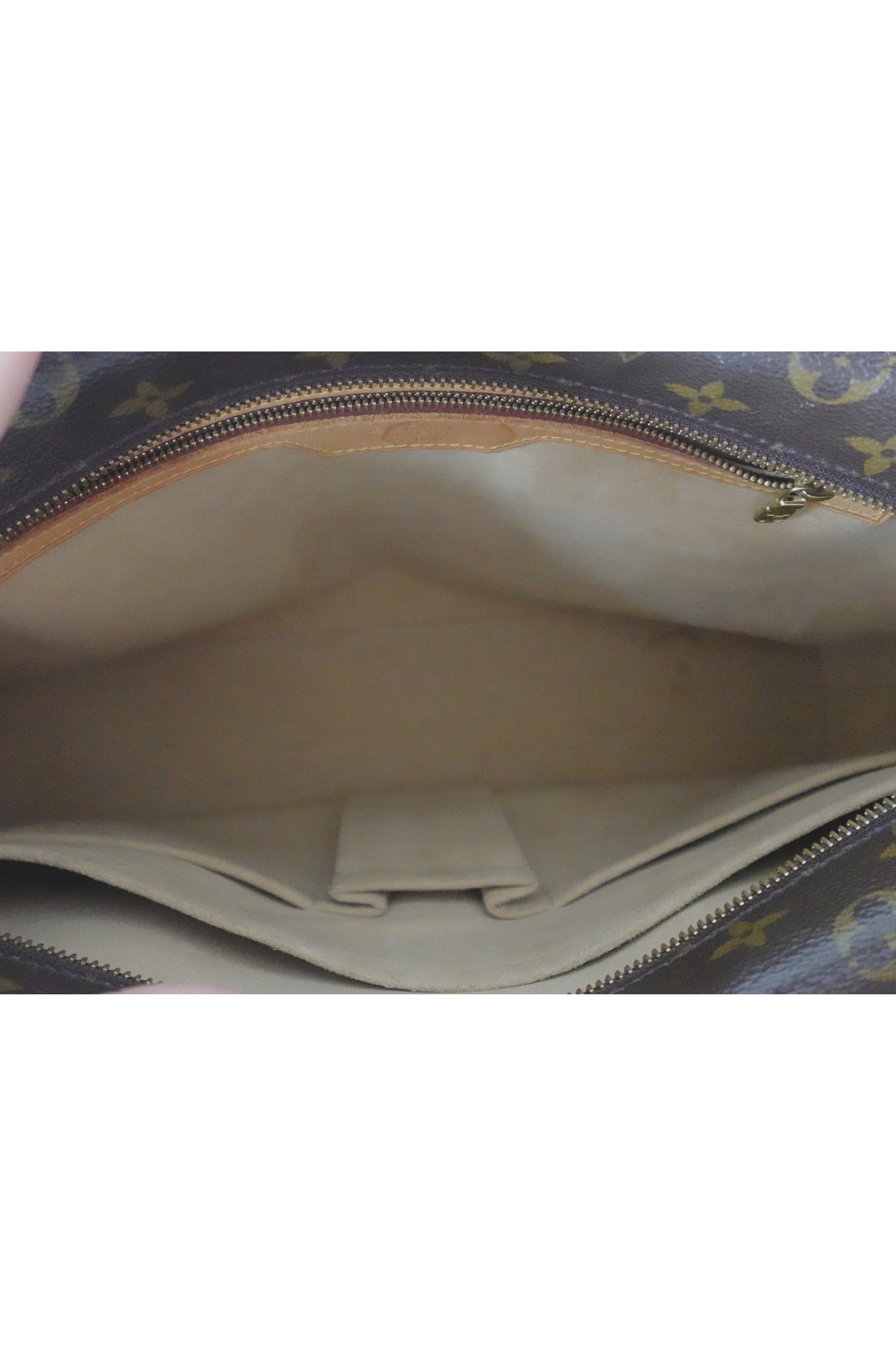 Louis Vuitton Tote Bag in Monogram